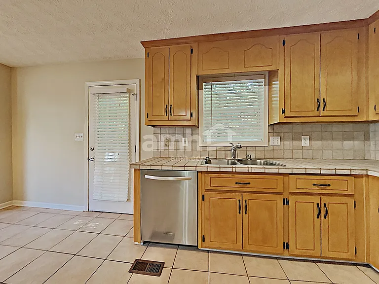325 Split Rail Way — Photo 6