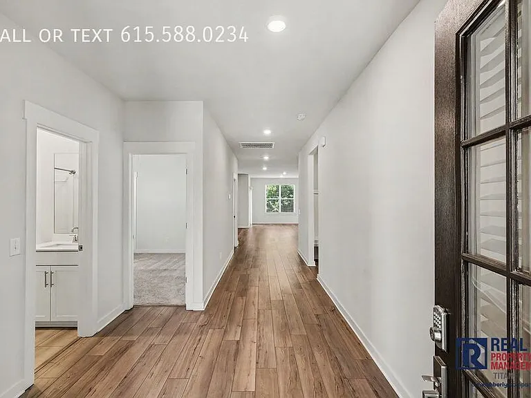 1029 Ewell Farm Cir — Photo 8