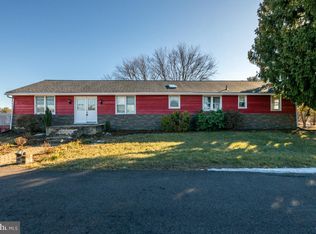 2412 Ridge Rd, Elverson, PA 19520