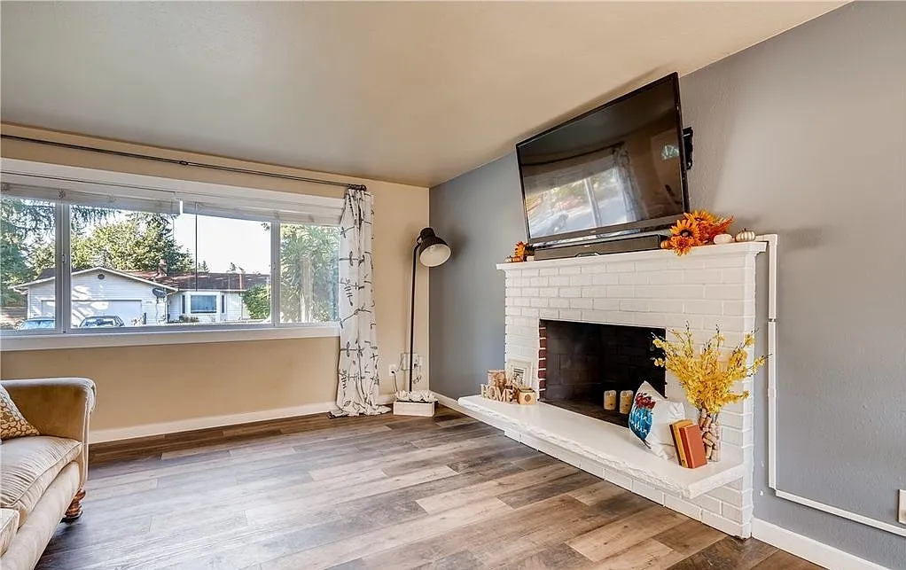 3 bed, 1320 sqft, $3,800 — Photo 2