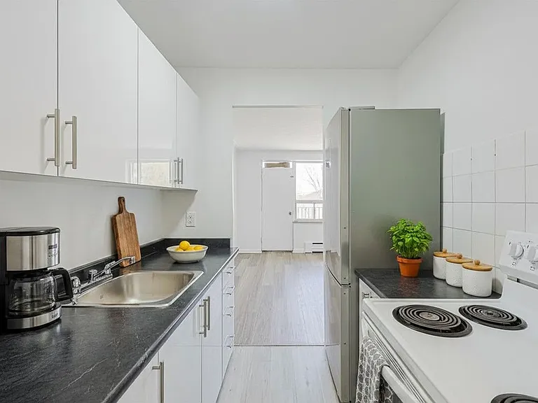 2208 Dufferin St #204 — Photo 14