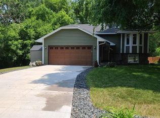 6200 Yucca Ln N, Maple Grove, MN 55311