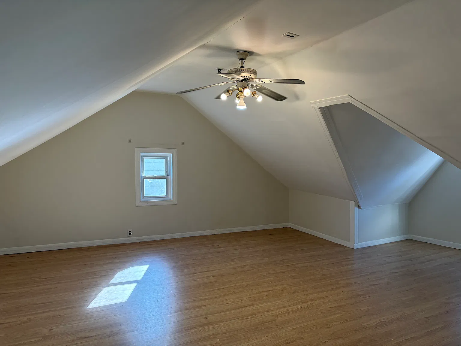 3 bed, 1400 sqft, $2,600 — Photo 3