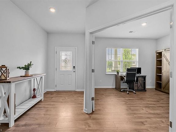 2nd image of 146 Carson Ct