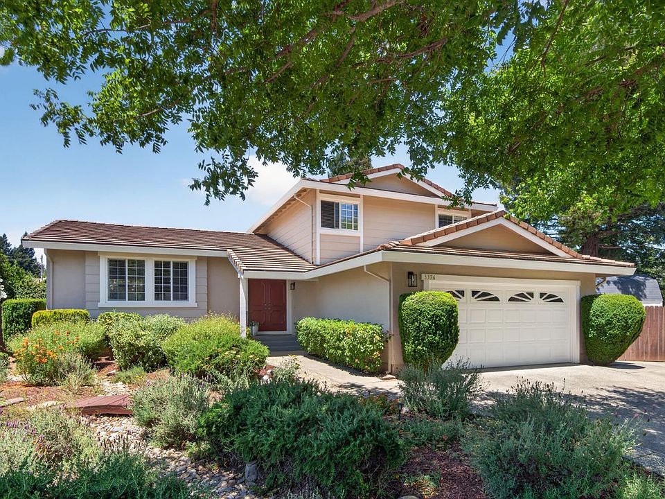 1st image of 3376 Linda Mesa Way