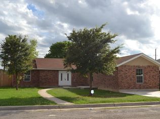 113 E Rio Grande St, Uvalde, TX 78801