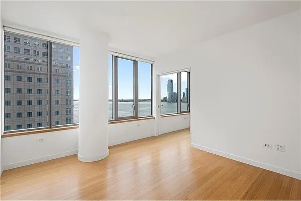 Rented by R New York | media 29