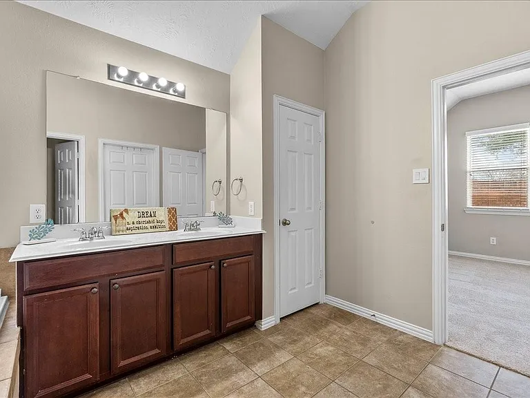 2120 Red Timber Ct — Photo 30