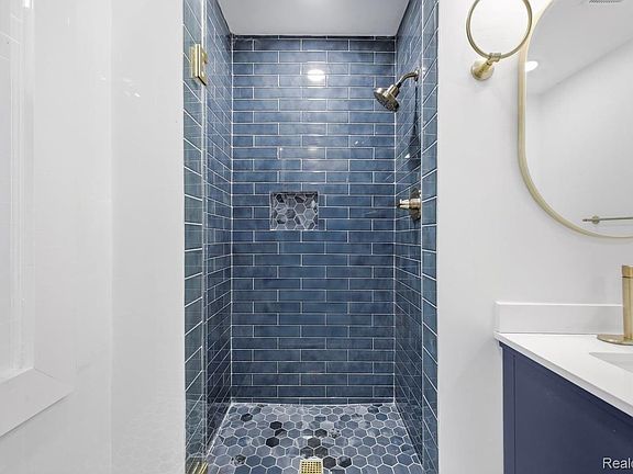 3rd image of 16185 Ilene St