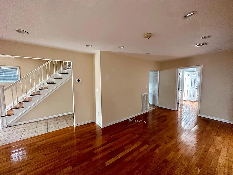 57 Willoughby Ave — Photo 25