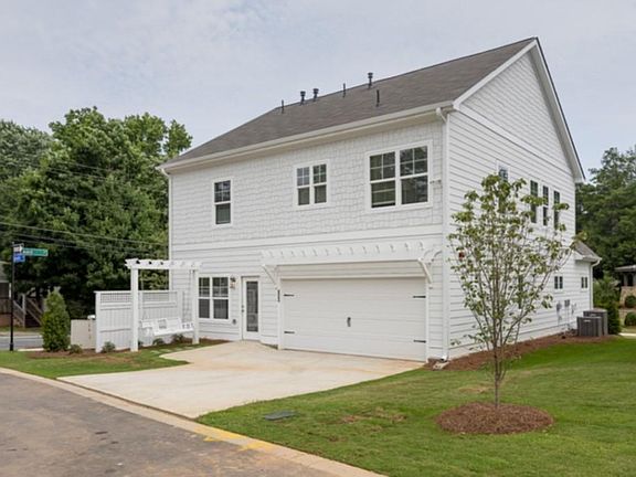 4th image of 823 Jensmith Ave