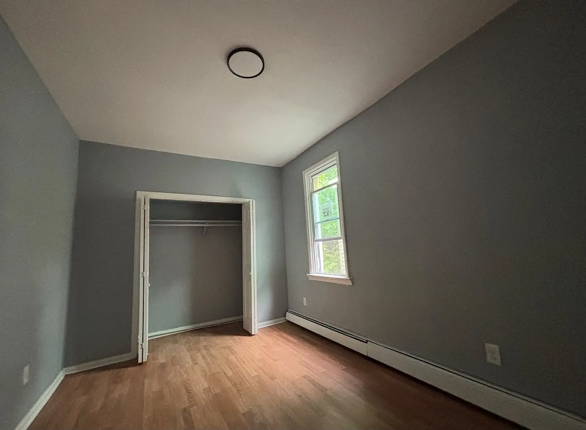 3 bed, $2,100 — Photo 2
