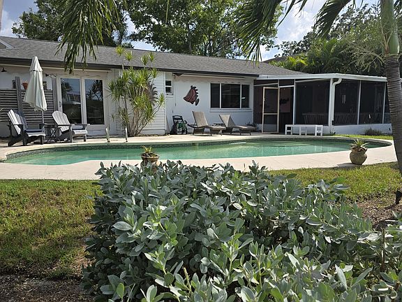 2nd image of 8433 Flagstone Dr