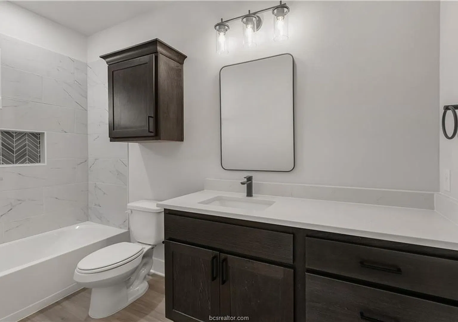 4 Bed, 4 Bath Brand New Barracks Unit for Fall 2026 Pre-Lease! — Photo 4
