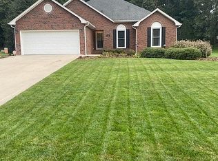 9482 W Ridge Dr, Hickory, NC 28601