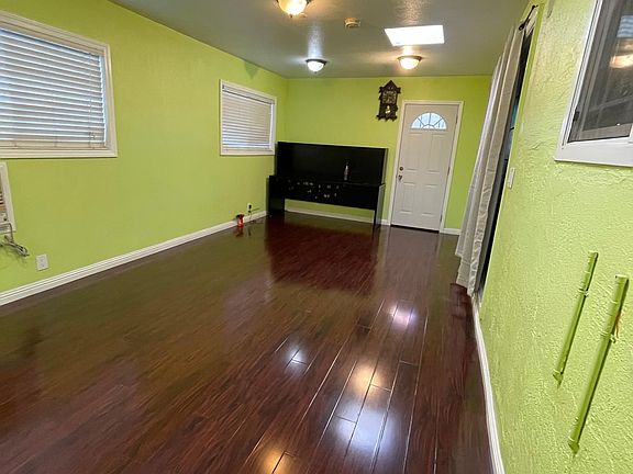 3rd image of 4703 Mendoza Ave #1