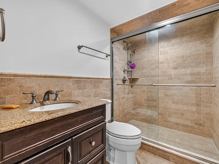 280 Ash St — Photo 34