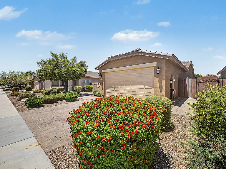 1360 W Joshua Tree Ave — Photo 32