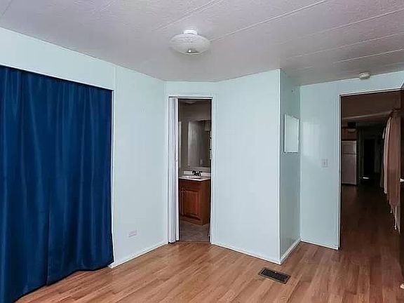 4th image of 2862 Saralake Dr S
