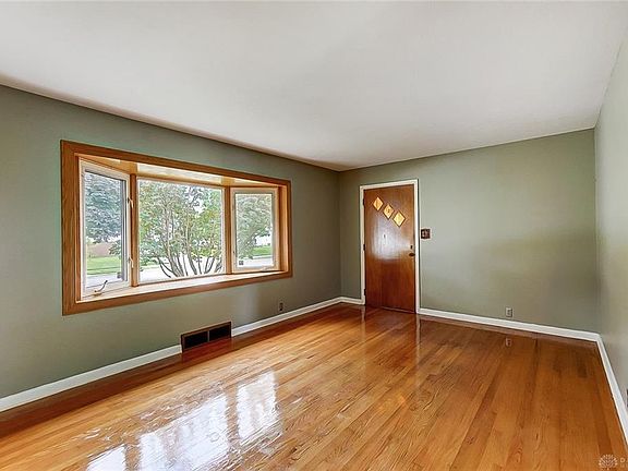 3rd image of 561 Van Tress Dr