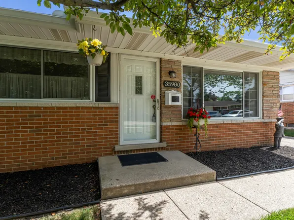 35980 Hees St, Livonia, MI 48150