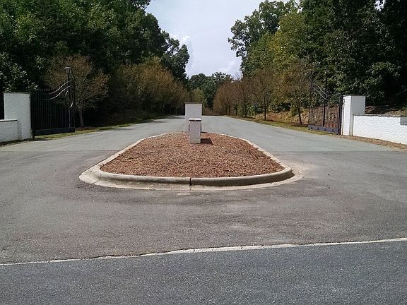 3rd image of 4801 Pimlico Lane