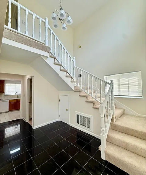 712 Prospect Row — Photo 7