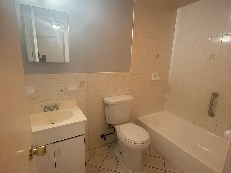 592 Bramhall Ave #1 — Photo 15