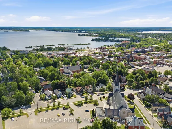 108 West St N, Orillia, ON L3V 5C3