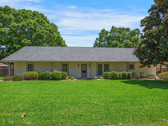 2nd image of 106 Kaiser Dr