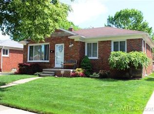 20318 Sunnyside St, Saint Clair Shores, MI 48080