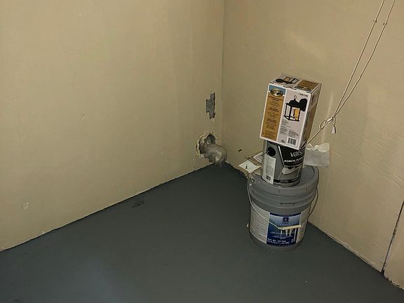 2nd image of 2025 E Prospect St