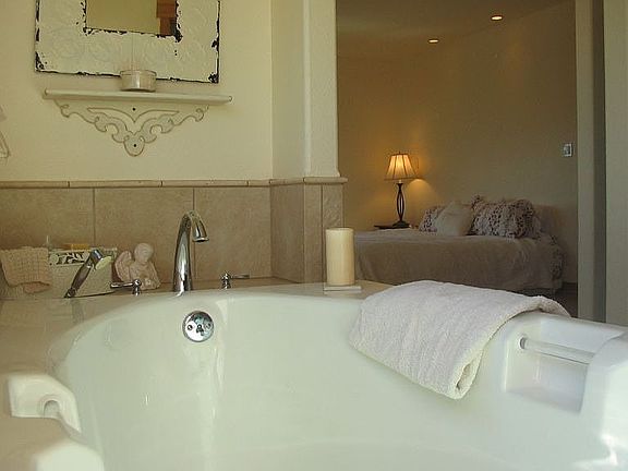 6 foot soaker tub