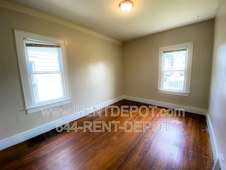 1415 E Indiana St — Photo 12