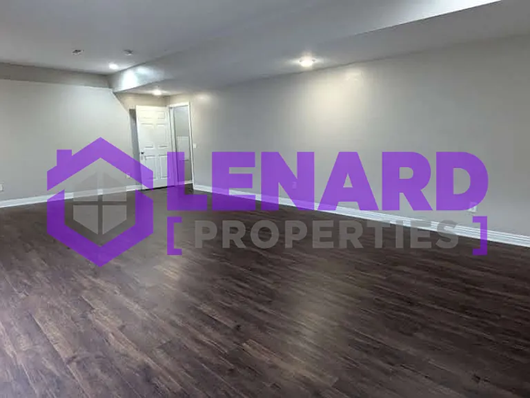 2406 Colton — Photo 10