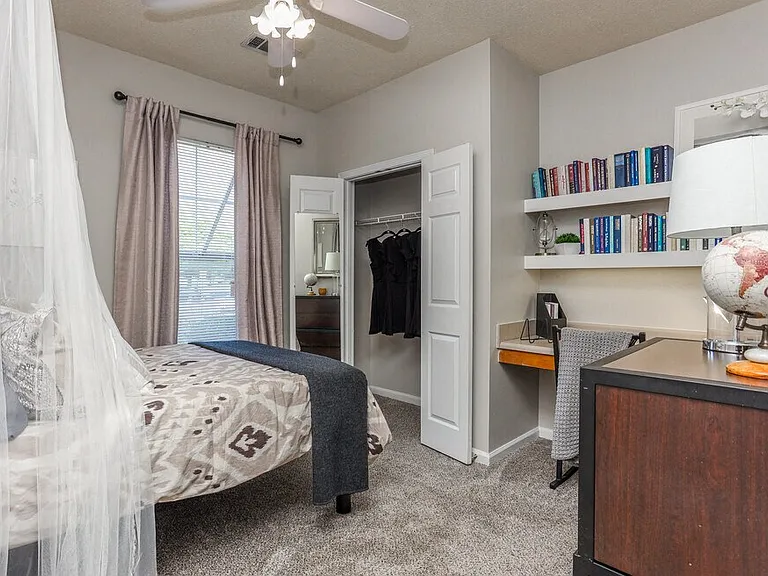 River Pointe Apartments — Photo 29