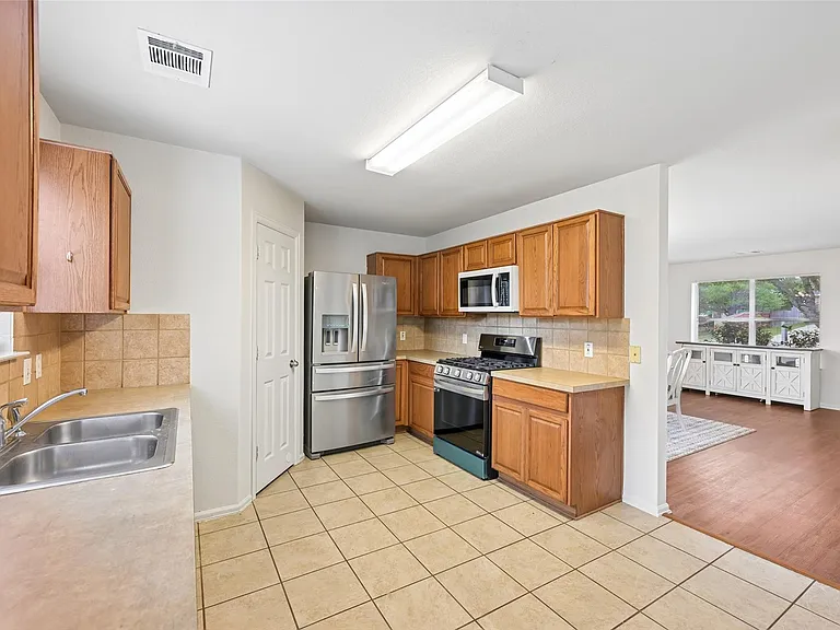 364 Hometown Pkwy — Photo 13