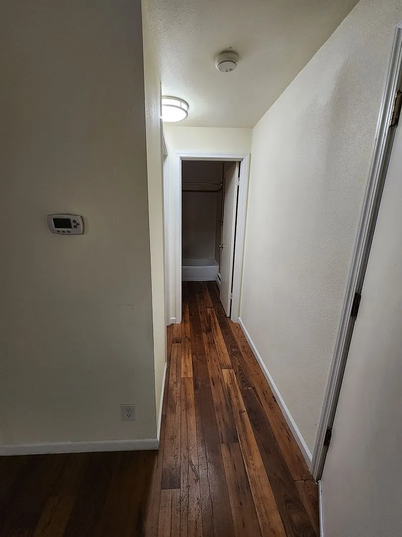 Mercer Heights Apartments — Photo 2