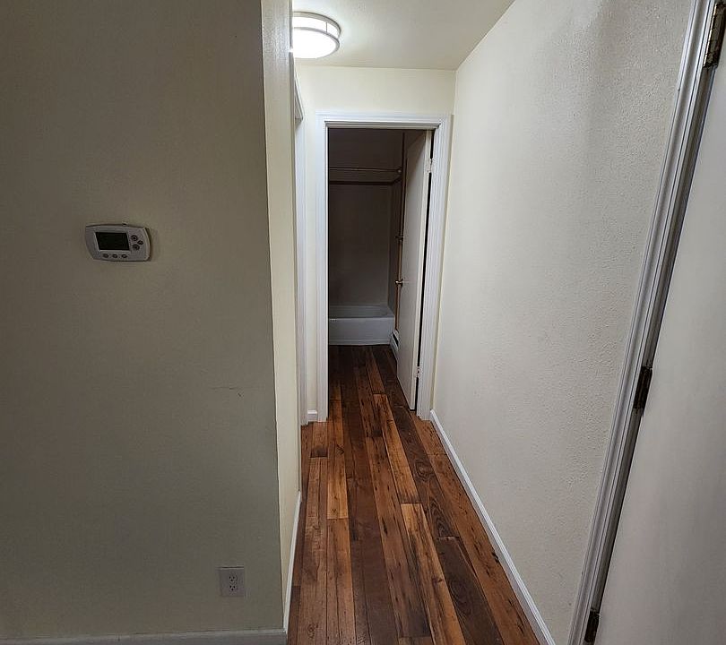 Mercer Heights Apartments - 711 2nd Ave N Seattle WA | Zillow