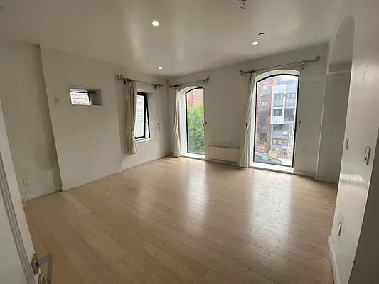 Rented by Batra Group Inc | media 18