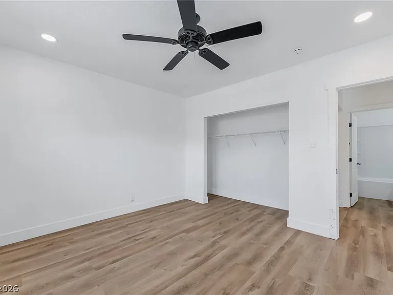 1610 E Ogden Ave — Photo 16