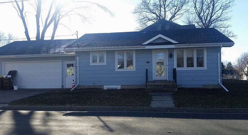 1st image of 500 2nd St NE