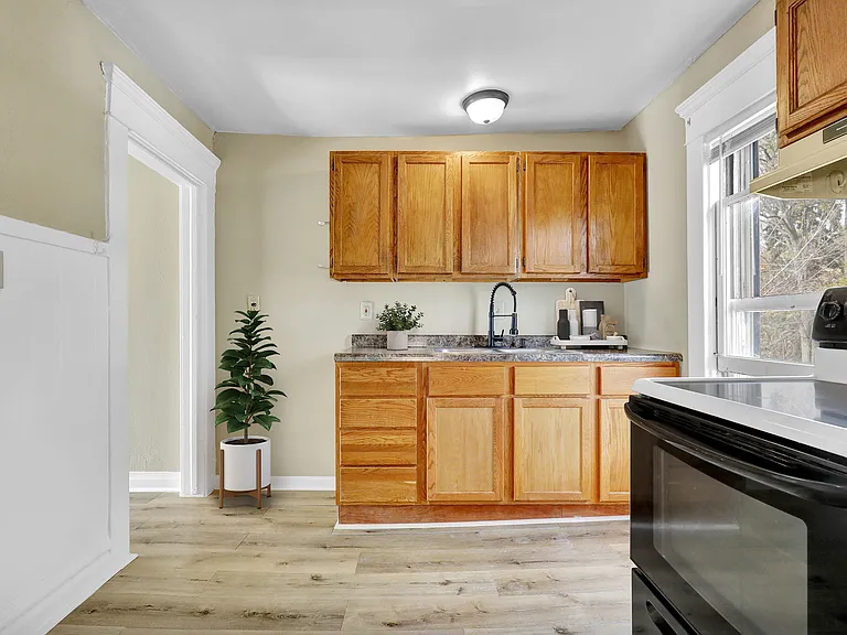 1033 E Cesar E Chavez Ave #1/2 — Photo 4