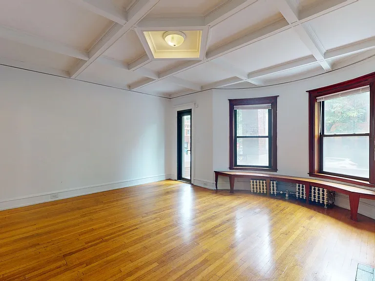 5700 S. Blackstone Avenue — Photo 48