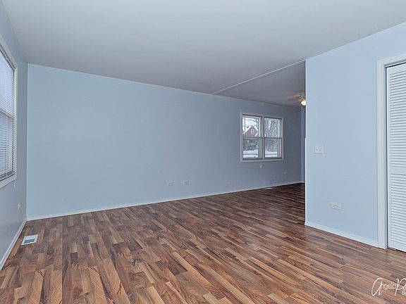 4th image of 232 Highmoor Dr