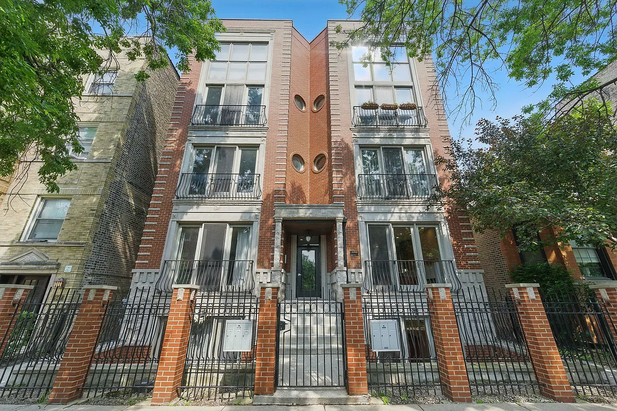 Building Photo - 943 N Leavitt St