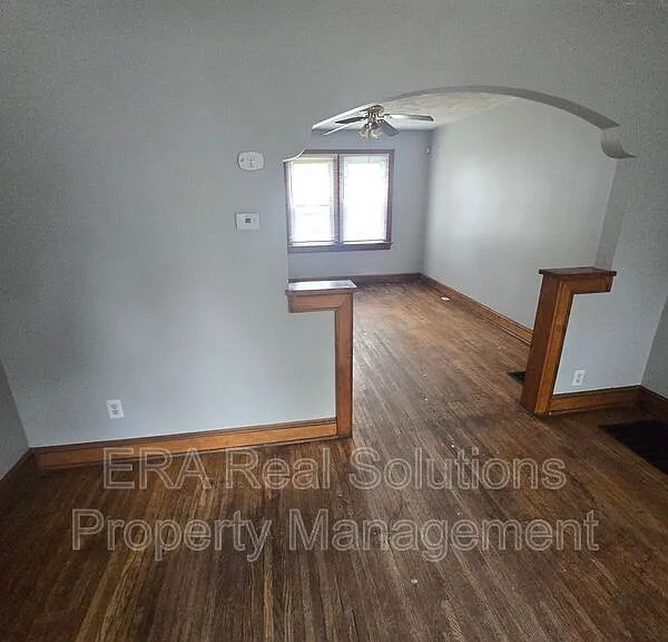 598 S Hague Ave — Photo 9
