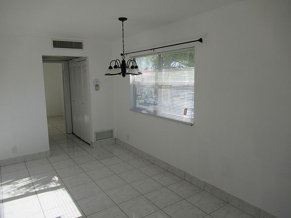 4th image of 87 Saxony Cir #87-B
