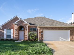 2805 Alcot Ln, Grand Prairie, TX 75052