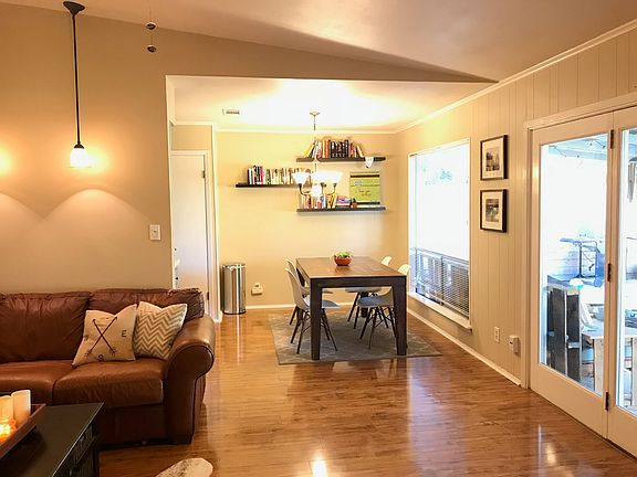 5th image of 1010 Warrington Dr